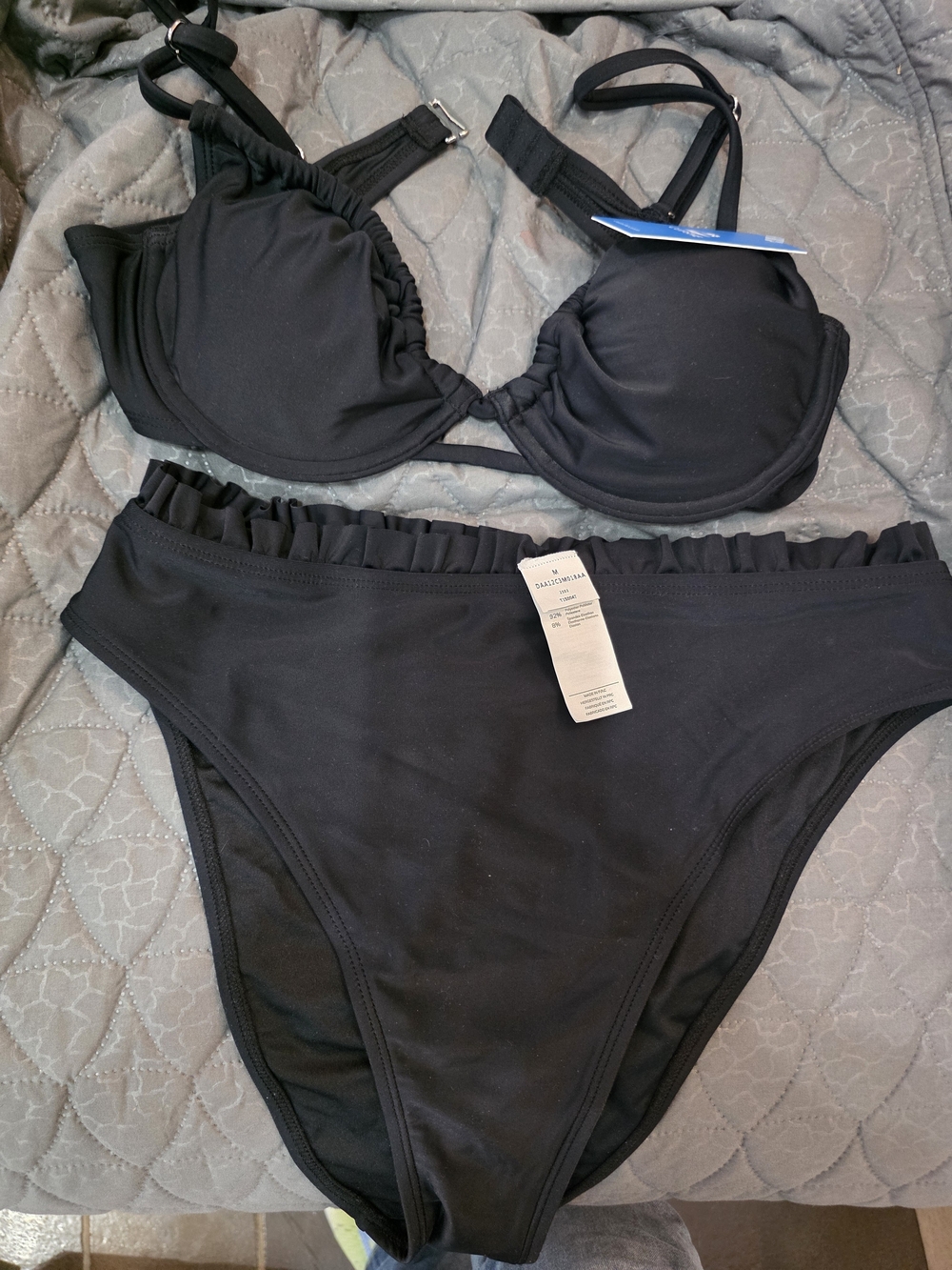 CUPSHE Black Ruffled Bikini Set - Two Piece Swimsuit